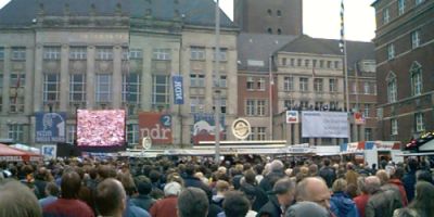Mehr als 15000 Fans auf dem Rathausplatz