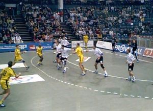 Kein Durchkommen für die Portugiesen durch die THW-Deckung... Kein Durchkommen für die Portugiesen durch die THW-Deckung...