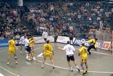 30mal mußten Bragsa Torhüter Morgado und Gomes hinter sich fassen... 30mal mußten Bragsa Torhüter Morgado und Gomes hinter sich fassen...