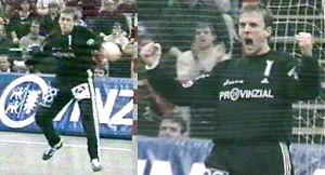 Steinar Ege pariert einen Strafwurf gegen Ortega.