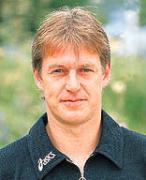 SG-Manager Schmäschke will im Falle eines THW-Sieges in Magdeburg eigenhändig ein Faß Flensburger nach Kiel rollen. SG-Manager Schmäschke will im Falle eines THW-Sieges in Magdeburg eigenhändig ein Faß Flensburger nach Kiel rollen.