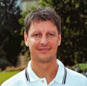 Post-Trainer Holger Schneider: "Es geht um die Ehre jedes Einzelnen." Post-Trainer Holger Schneider: "Es geht um die Ehre jedes Einzelnen."