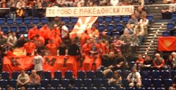 Die G�ste aus Skopje wurden von einem Fanblock unterst�tzt.
