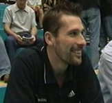 Der verletzte Kapit�n Stefan L�vgren hatte zur Pause gut lachen.