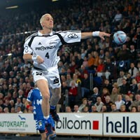 Johan Pettersson bei einem kunstvoll verwandelten Tempo-Gegensto�