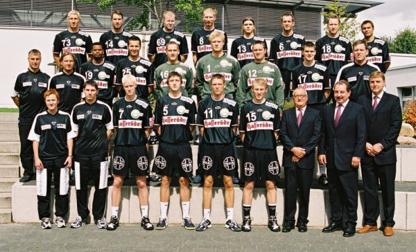 Oben von links: Kretzschmar, Stiebler, Sigurdsson, Bielecki, Theuerkauf, Tkaczyk, Just, Kuleschow;Mitte von links: Betreuer Schütte, Physiotherapeut Engemann, Abati, Oben von links: Kretzschmar, Stiebler, Sigurdsson, Bielecki, Theuerkauf, Tkaczyk, Just, Kuleschow;Mitte von links: Betreuer Schütte, Physiotherapeut Engemann, Abati,