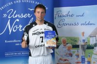 St�rkt sich mit einem "UNSER NORDEN"-Produkt f�r das Turnier: Rechtsau�en Vid Kavticnik