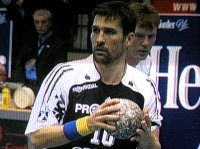 Die drei sicher verwandelten Siebenmeter von Stefan Lövgren sorgten für den Umschwung. Die drei sicher verwandelten Siebenmeter von Stefan Lövgren sorgten für den Umschwung.