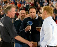 H�ndesch�tteln zwischen Uwe Schwenker und Thorsten Storm