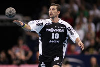 F�hrte gl�nzend Regie: Stefan L�vgren.