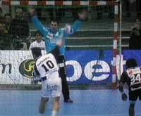 Stefan L�vgren war wieder einmal sicherer Siebenmetersch�tze.