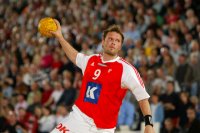 Heimspiel in der Ostseehalle? Lars Christiansen im Trikot der dänischen Nationalmannschaft. Heimspiel in der Ostseehalle? Lars Christiansen im Trikot der dänischen Nationalmannschaft.