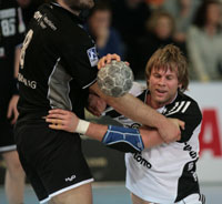 Pelle Linders durfte seine Abschiedstournee durch die Bundesligahallen fortführen, erzielte aber keinen Treffer. Pelle Linders durfte seine Abschiedstournee durch die Bundesligahallen fortführen, erzielte aber keinen Treffer.