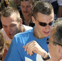 Christian Zeitz und Dominik Klein feierten auch in der Forstbaumschule