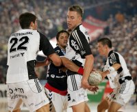 Kein Durchkommen: So gut wie hier gegen Vranjes stand die Deckung leider nicht immer.