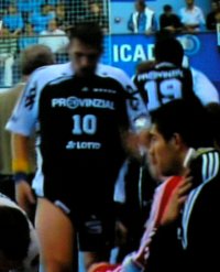 Nach Nikola Karabatic (hier rechts mit Eisbeutel) verletzte sich auch noch Stefan L�vgren, der durch  Viktor Szilagyi ersetzt wurde, aber sp�ter wieder eingreifen konnte.