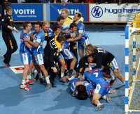 Grenzenloser Hamburger Jubel nach dem Schlusspfiff.