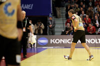 Schock für das deutsche Team: Oleg Velyky humpelt vom Parkett. Schock für das deutsche Team: Oleg Velyky humpelt vom Parkett.