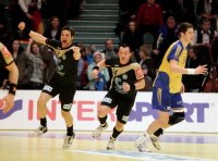 Christian Zeitz und Markus Baur drehen nach dessen entscheidenden Tor jubelnd ab. Christian Zeitz und Markus Baur drehen nach dessen entscheidenden Tor jubelnd ab.