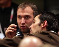 Thierry Omeyer wurde geschont und sah das Spiel gegen Ungarn von der Tribüne aus - rechts Cedric Burdet. Thierry Omeyer wurde geschont und sah das Spiel gegen Ungarn von der Tribüne aus - rechts Cedric Burdet.