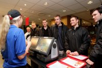 Nach dem Sieg feierten die Deutschen bei McDonald"s. Nach dem Sieg feierten die Deutschen bei McDonald"s.