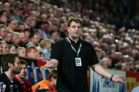 Ratlos ob der Kieler Offensivkünste: TuS-Trainer Zlatko Feric. Ratlos ob der Kieler Offensivkünste: TuS-Trainer Zlatko Feric.