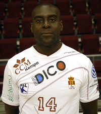 David Davis spielt häufig an der Spitze einer 5-1-Abwehr. David Davis spielt häufig an der Spitze einer 5-1-Abwehr.