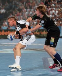 Kein Durchkommen f�r Christian Zeitz gegen den �berragenden Jonas K�llman.