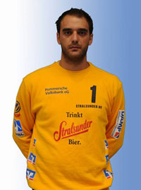 Der griechische Nationalkeeper Konstantinos Tsilimparis hütet seit dieser Spielzeit das Tor in Stralsund. Der griechische Nationalkeeper Konstantinos Tsilimparis hütet seit dieser Spielzeit das Tor in Stralsund.