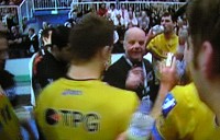 TSV-Coach Kai Wandschneider Nahm bereits in der 9. Minute eine Auszeit. TSV-Coach Kai Wandschneider Nahm bereits in der 9. Minute eine Auszeit.