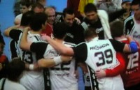 Jubel bei den Zebras nach dem Sieg in Dormagen. Jubel bei den Zebras nach dem Sieg in Dormagen.