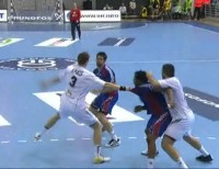 Karabatic (vorn beim Wurf) erzielte neun Tore, Omeyer (im Hintergrund) parierte 12 Würfe. Karabatic (vorn beim Wurf) erzielte neun Tore, Omeyer (im Hintergrund) parierte 12 Würfe.