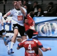 Es war eine harte Partie: Hier erhält Lars Kaufmann einen Schlag ins Gesicht. Es war eine harte Partie: Hier erhält Lars Kaufmann einen Schlag ins Gesicht.