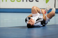 Aufreger Nummer 1: Nach einer Attacke Webers bleibt Dominik Klein liegen, HBW erzielt das 9:5 Aufreger Nummer 1: Nach einer Attacke Webers bleibt Dominik Klein liegen, HBW erzielt das 9:5