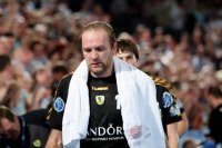 Enttäuscht schlich Löwen-Goalgetter Mariusz Jurasik am Sonntag von der Platte der Sparkassen-Arena. Enttäuscht schlich Löwen-Goalgetter Mariusz Jurasik am Sonntag von der Platte der Sparkassen-Arena.