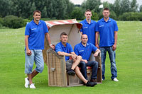 Die Neuen beim THW: Momir Ilic, Peter Gentzel, Gesch�ftsf�hrer Uli Derad, Tobias Reichmann, Christian Sprenger (v.l.n.r)