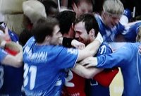 Jubel beim VfL nach dem Schlusspfiff. Jubel beim VfL nach dem Schlusspfiff.