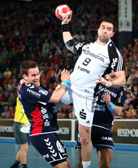 Stark gearbeitet am Flensburger Kreis - Igor Anic begeisterte mit artistischen Treffern.