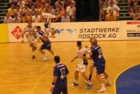 "Air Berlin": Tobias Reichmann beeindruckte mit acht Toren und seiner Sprungkraft. "Air Berlin": Tobias Reichmann beeindruckte mit acht Toren und seiner Sprungkraft.