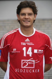 Eine von F�chsen und L�wen gejagte Eule: Kreisl�ufer Evgeni Pevnov erzielte bislang 59 Treffer.