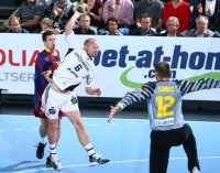 Henrik Lundström brachte seine Farben mit vier Toren in zehn Minuten zur 14:10-Halbzeitführung. Henrik Lundström brachte seine Farben mit vier Toren in zehn Minuten zur 14:10-Halbzeitführung.