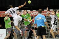 Artistisches Anspiel: Daniel Narcisse bedient hier Marcus Ahlm.