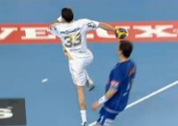 Dominik Klein traf fünfmal im zweiten Durchgang, scheiterte aber auch zweimal per Gegenstoß an Wichary. Dominik Klein traf fünfmal im zweiten Durchgang, scheiterte aber auch zweimal per Gegenstoß an Wichary.