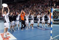 La Ola mit den Fans: Die Meister-Vorfeier bot einen Vorgeschmack auf die große Titelsause am 2. Juni La Ola mit den Fans: Die Meister-Vorfeier bot einen Vorgeschmack auf die große Titelsause am 2. Juni