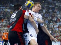 Schwerstarbeit: Filip Jicha hatte mit der aggressiven Deckung der Gäste zu kämpfen. Schwerstarbeit: Filip Jicha hatte mit der aggressiven Deckung der Gäste zu kämpfen.