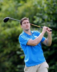 Griff erstmals nach zwei Jahren wieder zum Golfschläger: Kapitän Marcus Ahlm. Griff erstmals nach zwei Jahren wieder zum Golfschläger: Kapitän Marcus Ahlm.