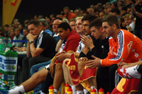 Entspannte Mienen auf der Kieler Bank.