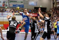 Kaum ein Durchkommen: Mit einer starken Abwehrleistung legten die Kieler den Grundstein für den klaren Erfolg in Balingen. Kaum ein Durchkommen: Mit einer starken Abwehrleistung legten die Kieler den Grundstein für den klaren Erfolg in Balingen.