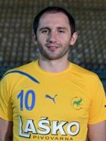 Steter Unruheherd im Hinspiel: Kreisl�ufer Alem Toskic.