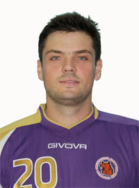 Waffe am Kreis: Mikhail Chipurin. Waffe am Kreis: Mikhail Chipurin.